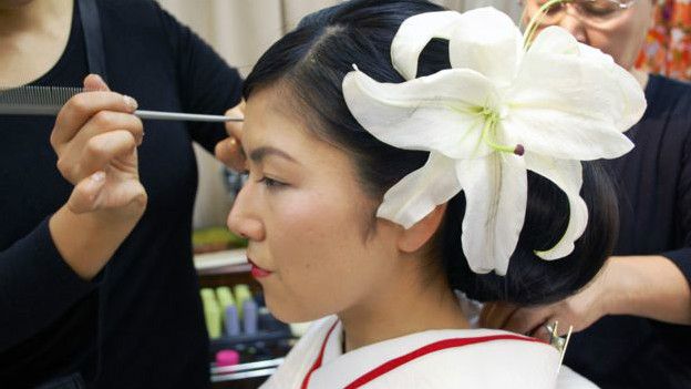 Trang điểm cô dâu Nhật Bản