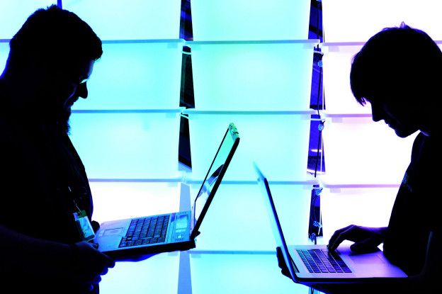 Muchos investigadores de seguridad cibernética se dedican a cazar errores de software en su tiempo libre