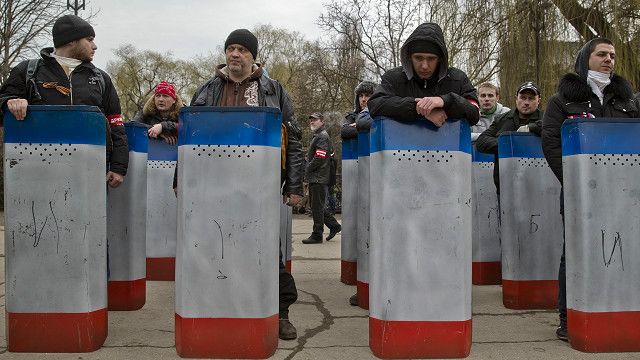 Пророссийские активисты в Крыму