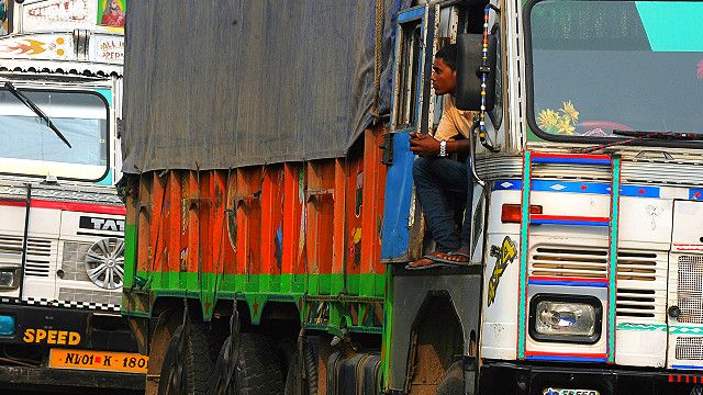 भारतीय ट्रक चालकहरु