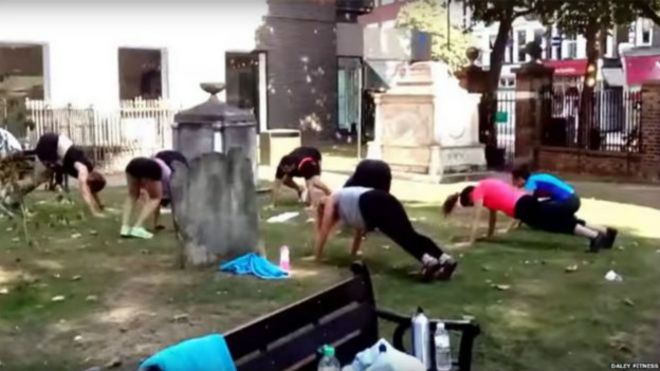 Ejercicios en el Putney Old Burial Ground