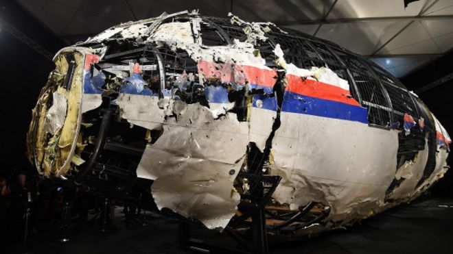 Restos del MH17 reconstruidos