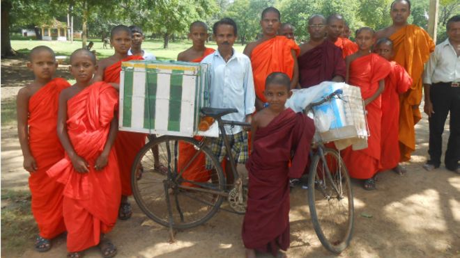 160104153155_ice_cream_seller_katharagama_624x351_bbc_nocredit.jpg